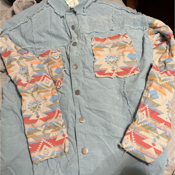 Shacket - Picture 3 of 4